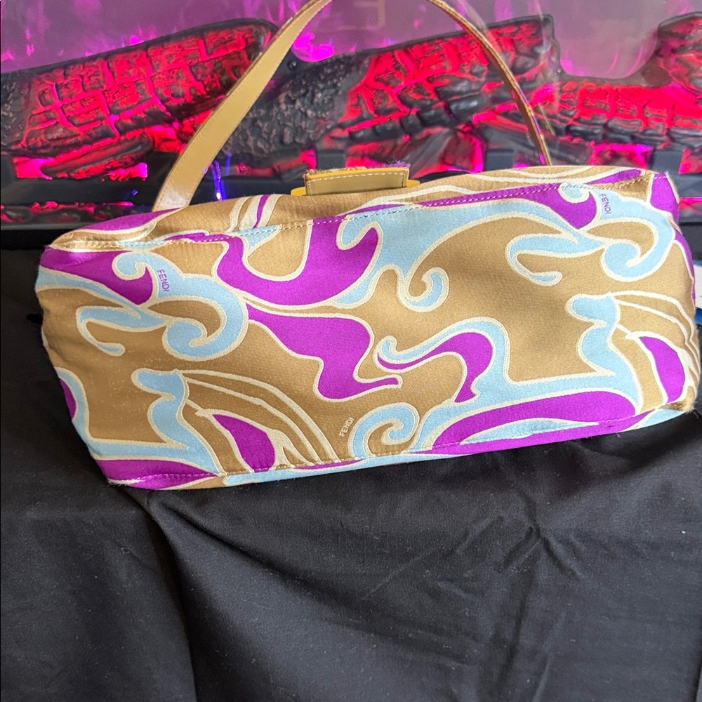 Fendi Marble Baguette - Picture 6 of 10